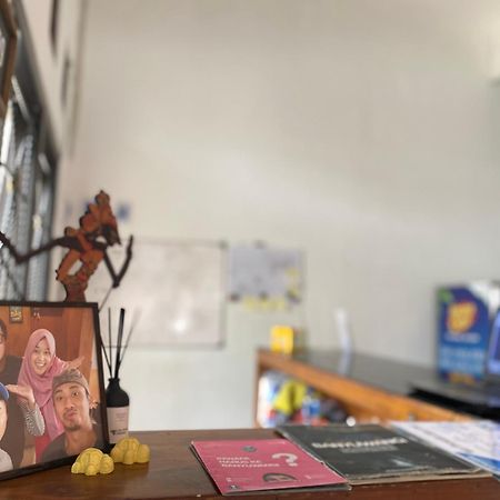 Zzz Hostel Banyuwangi  Ngoại thất bức ảnh